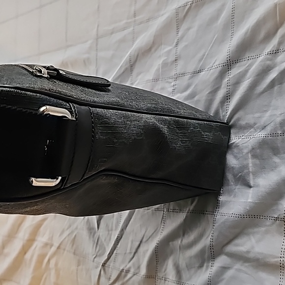 Gucci Messenger Bag - Picture 8 of 9